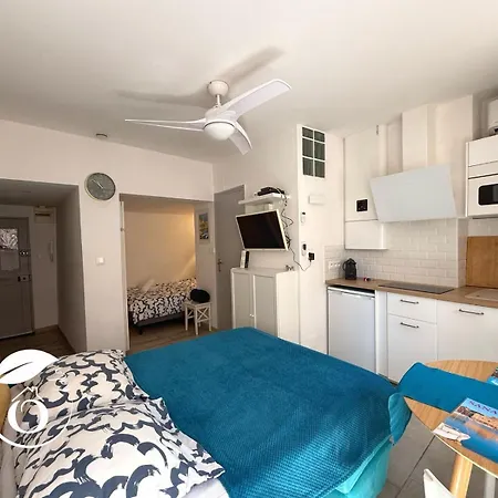 Superbe Rue Piétonne Principale à Côté Du Port Appartamento