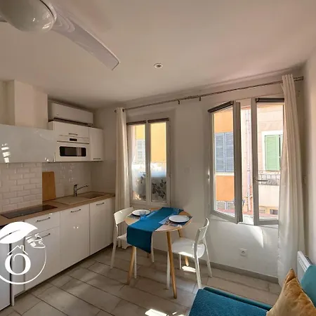 Superbe Rue Piétonne Principale à Côté Du Port Appartamento Sanary-sur-Mer