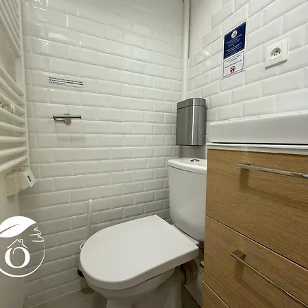 Superbe Rue Piétonne Principale à Côté Du Port *