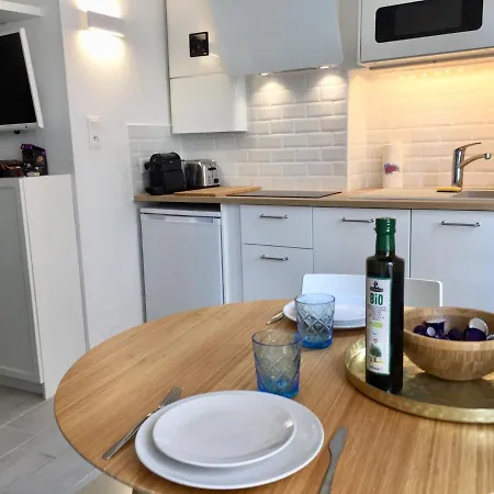 Appartamento Superbe Rue Piétonne Principale à Côté Du Port